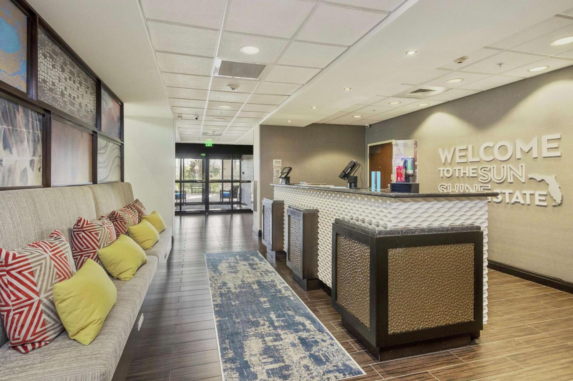 Hampton Inn & Suites Orlando-Apopka Forest City Exterior photo